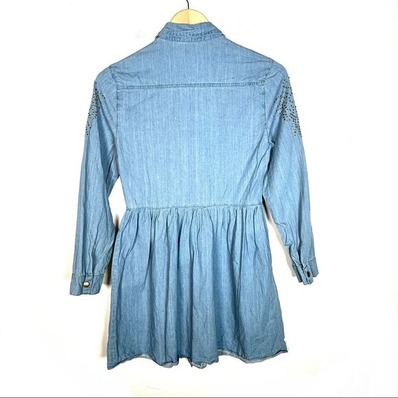 Sans Souci light wash denim snap front tunic blouse w stud accents small S B179 - Picture 5 of 5